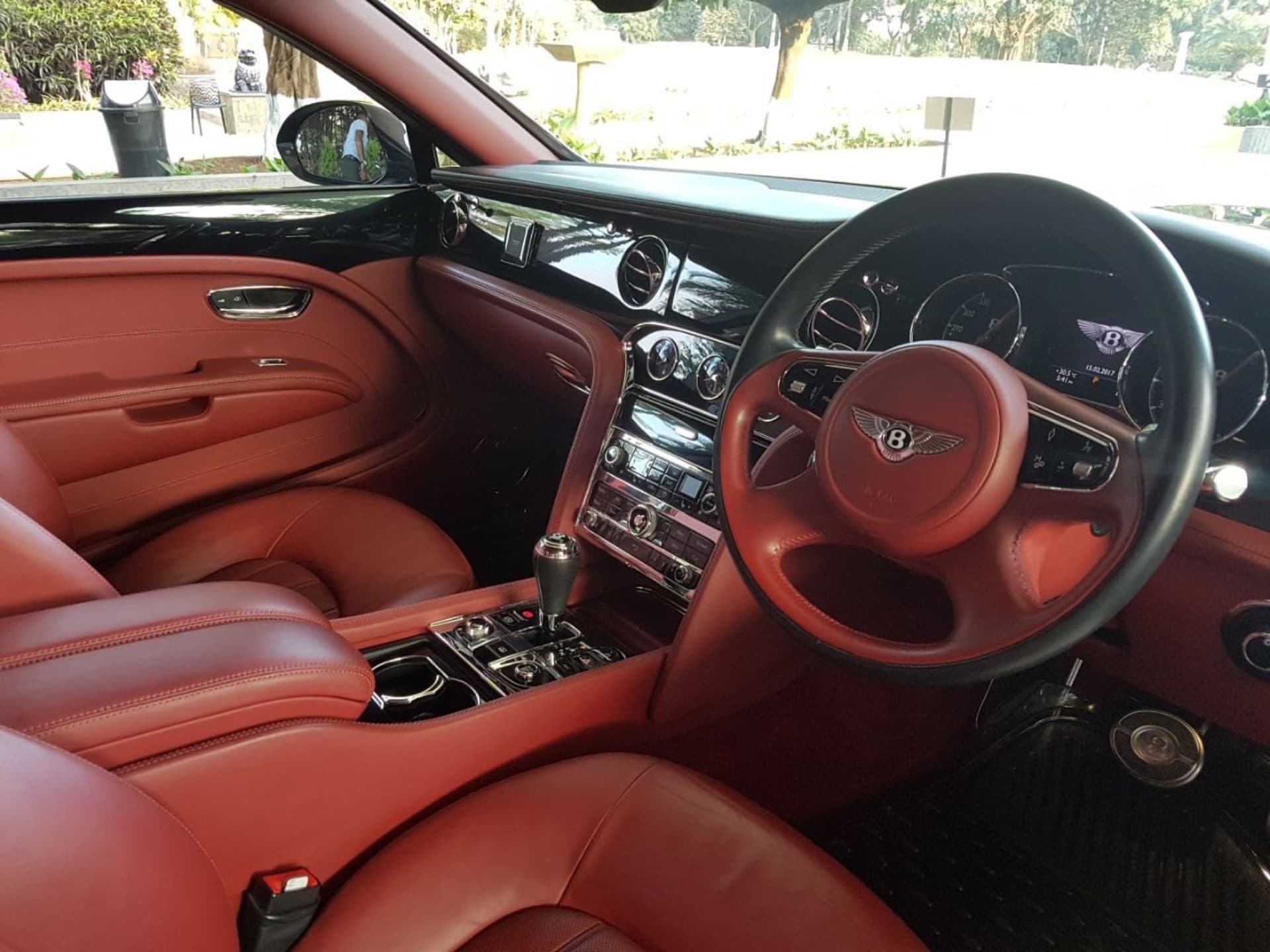 Bentley Mulsanne — Cabin Overview