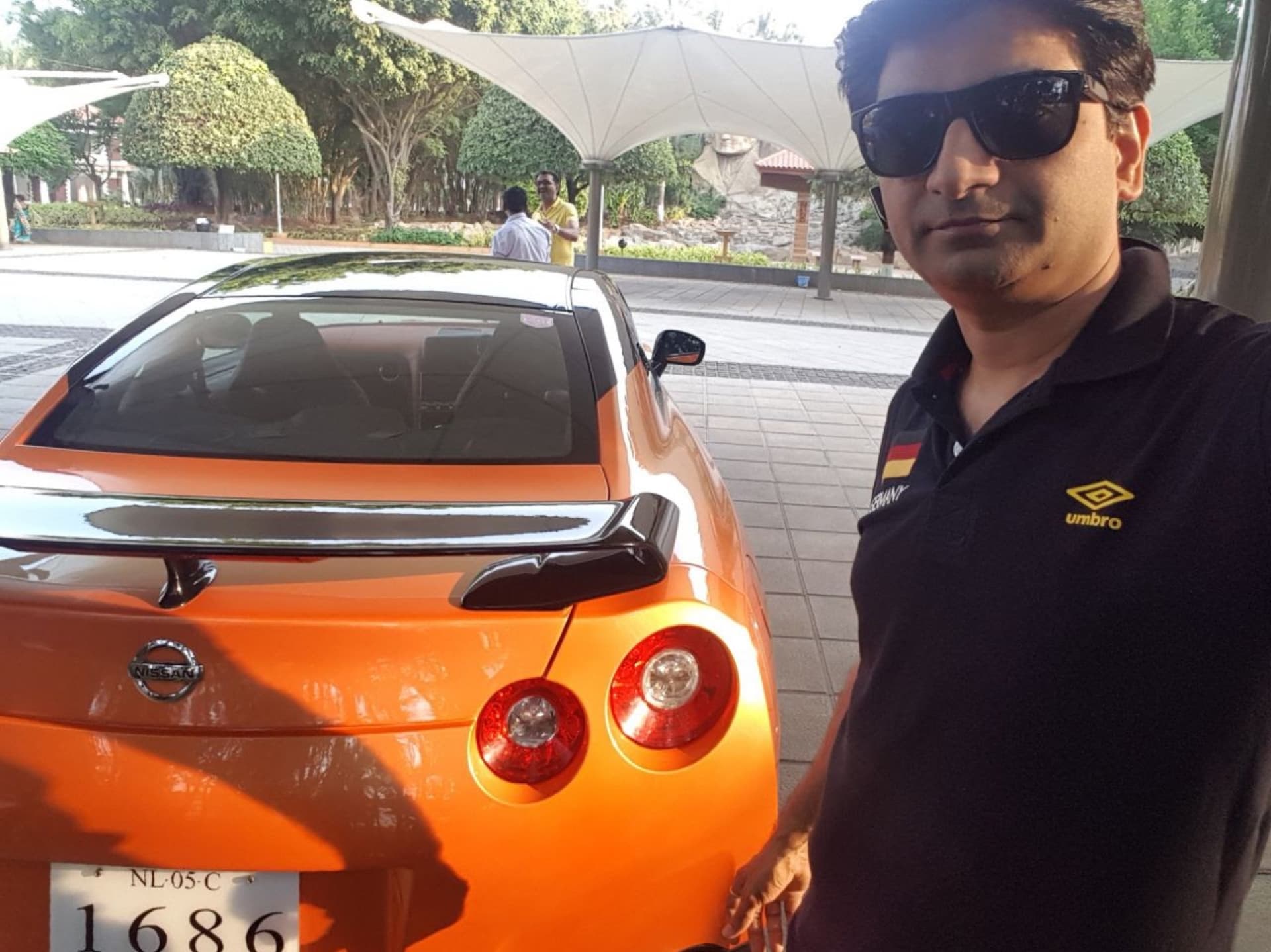 Nissan GT-R Orange — Exterior