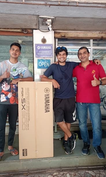 Happy Customers — Yamaha Keyboard Delivery