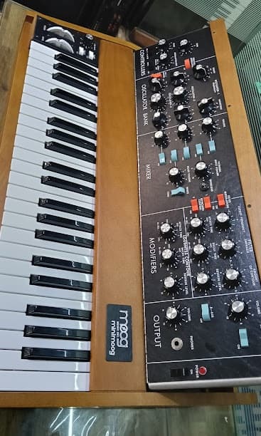 Moog Synthesizer — Component-Level Service