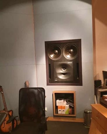 Professional Studio — Flush-Mounted Reference Monitors