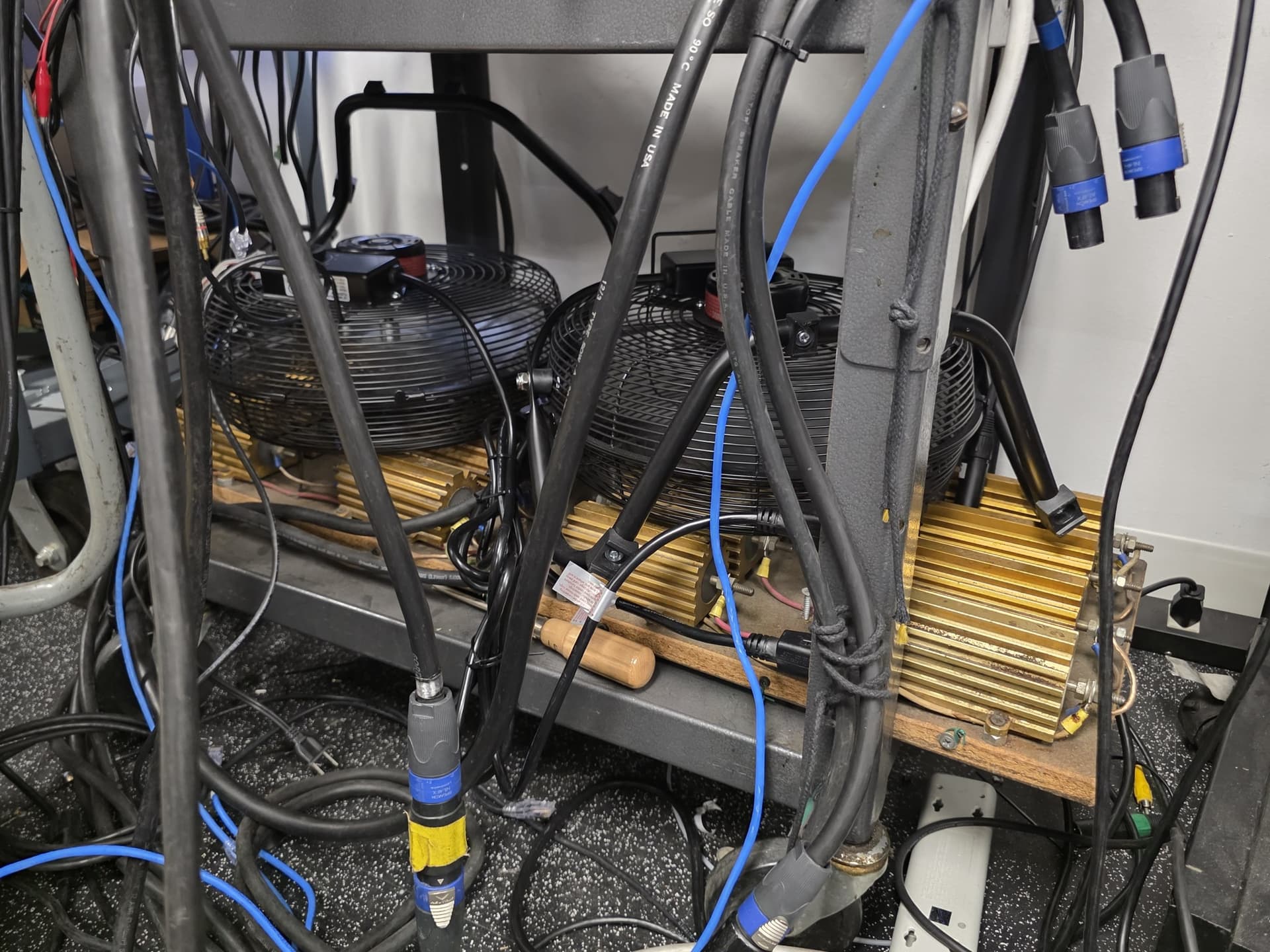 NEXO Amplifier — Heatsink & Cooling Detail